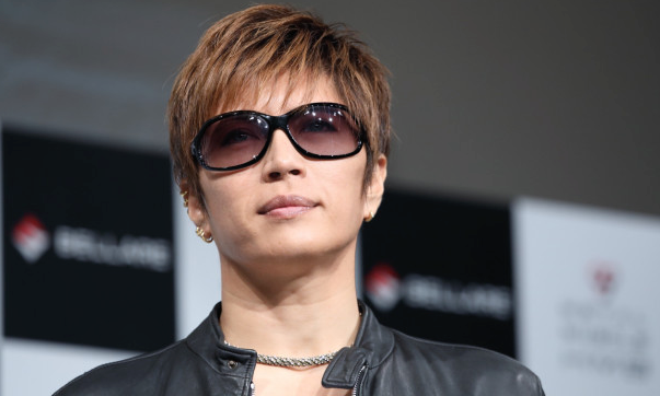 Gacktさん、外出自粛要請を無視してパチ屋に並ぶ人々を批判「自粛の意味を完全に間違ってませんか？」