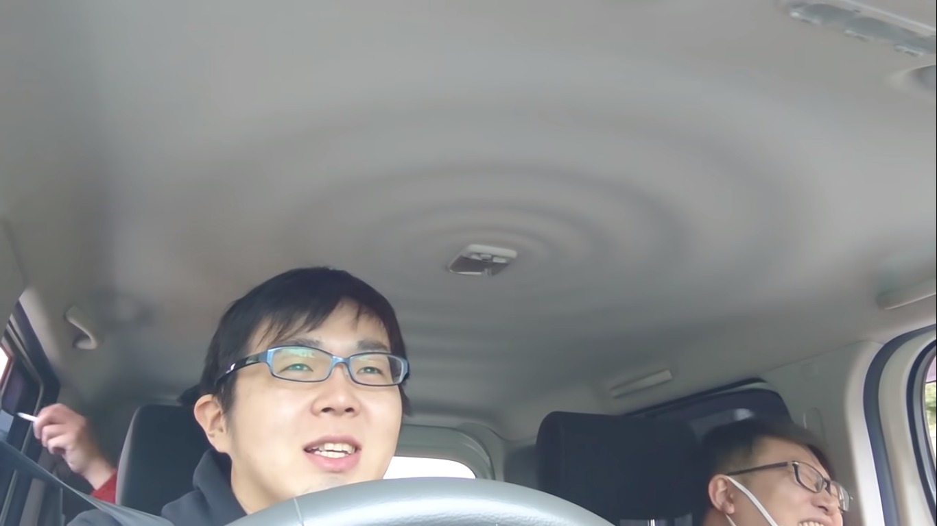 炎上 むるおか君 動画内で共演者が車内からタバコをポイ捨てしていたことで批判殺到 パチンコハック パチンコ パチスロ解析攻略まとめサイト