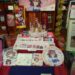 府中本町のパチンコ店に並ぶサクラチヨノオーの展示